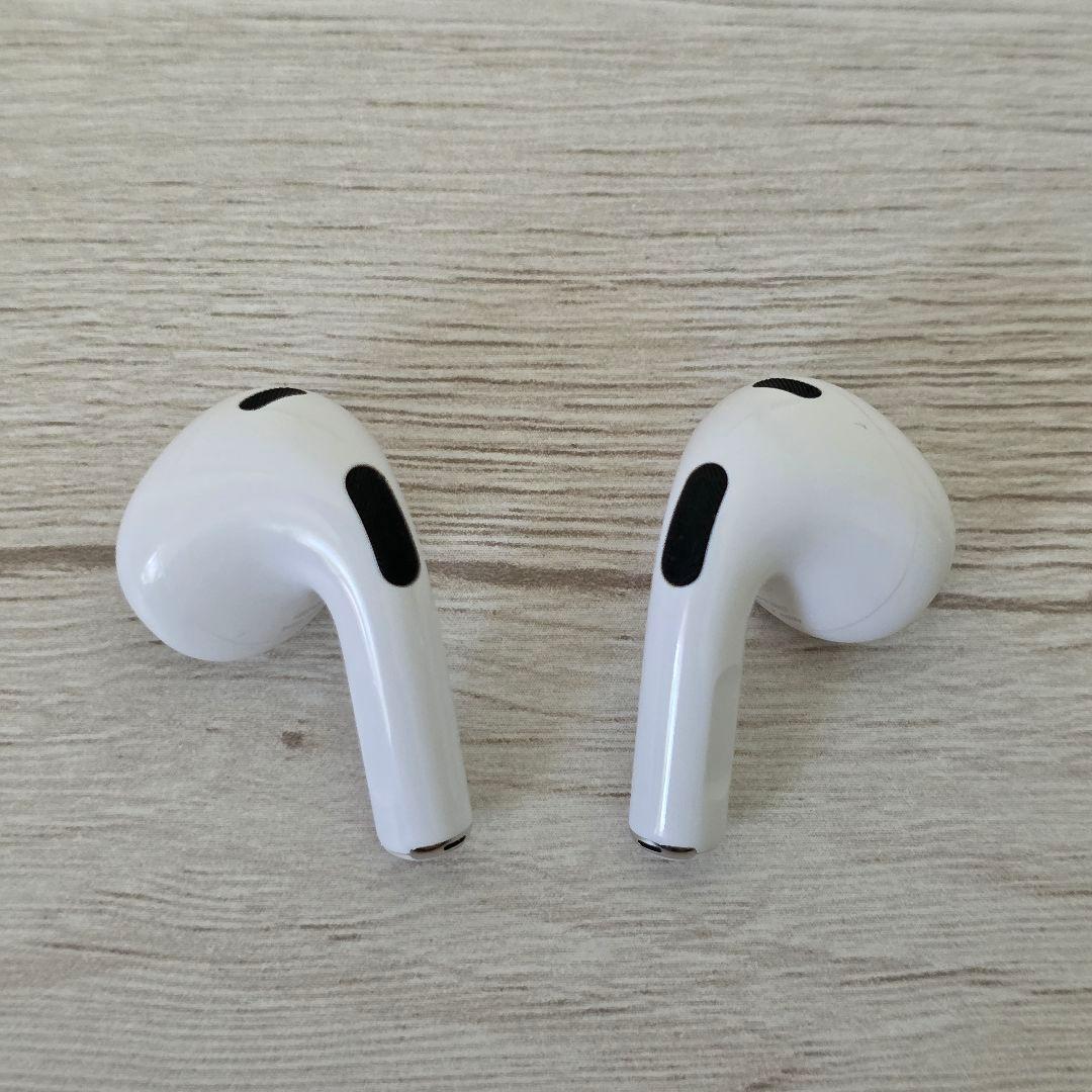 専用 極美品 AirPods 第三世代 MagSafe充電可能モデル ケース付き