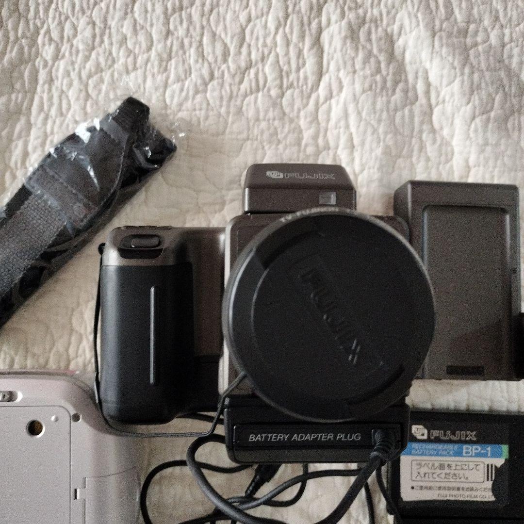 まとめ売り　ステルビデオカメラ1台　デジカメ2台　チェキ1台　カメラ2台　計6台