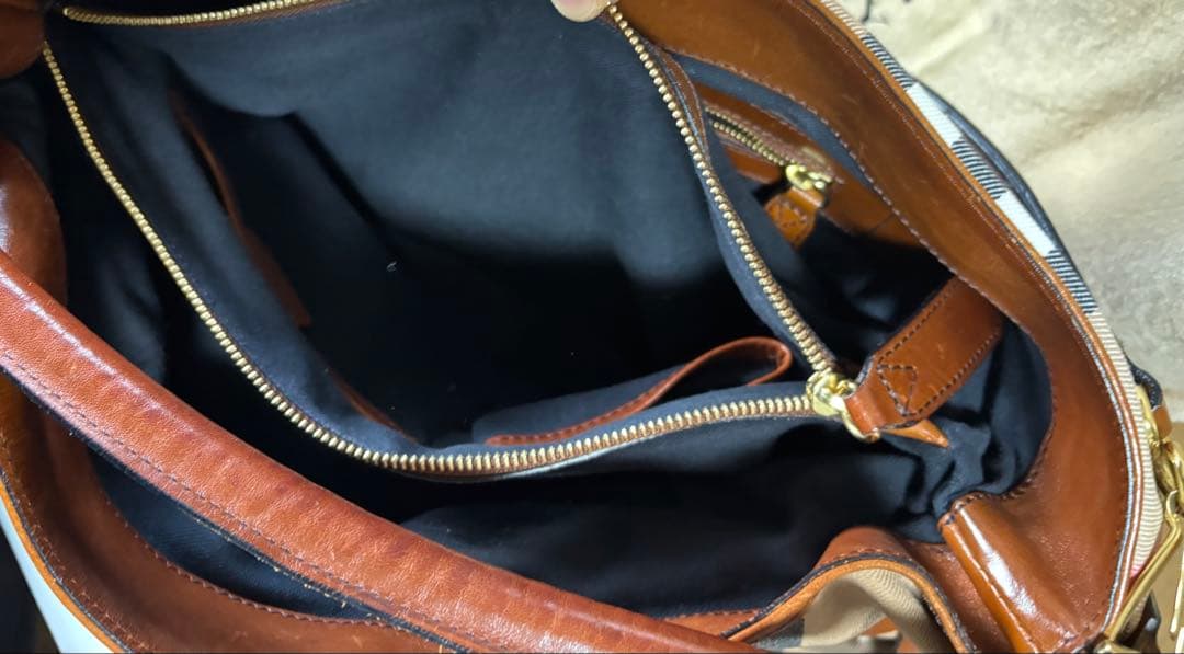 ほぼ未使用 Burberry ショルダーバッグ