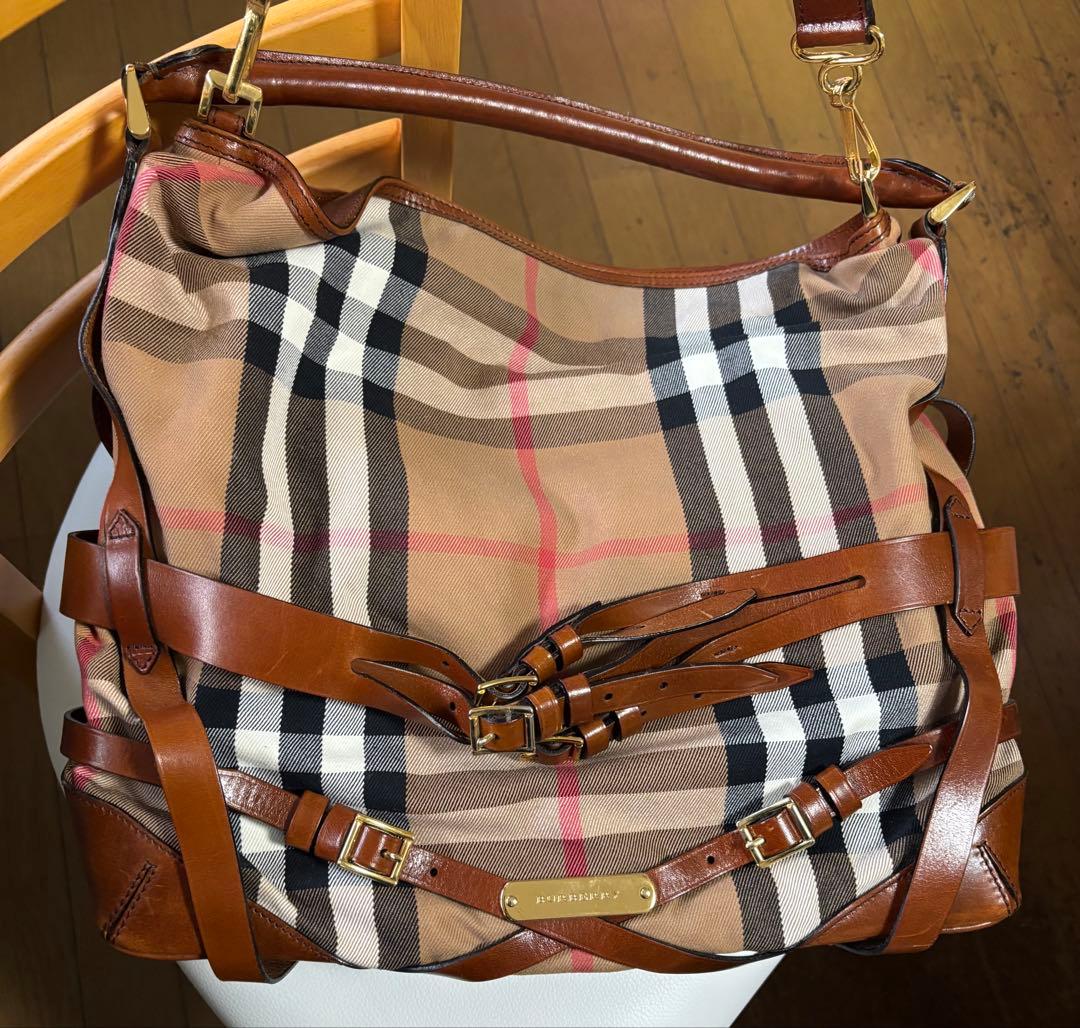 ほぼ未使用 Burberry ショルダーバッグ