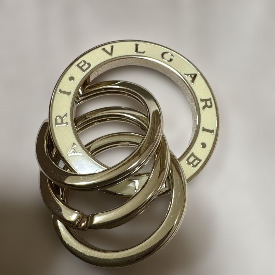 ◇新品・未使用品◇ BVLGARI メタル３連キーリング　ホワイト