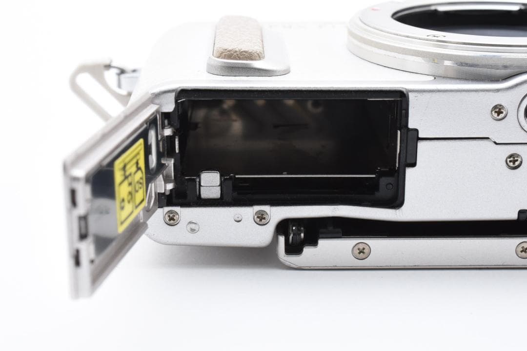 オリンパス E-PL8 ミラーレスデジタルカメラボディ ホワイト Olympus