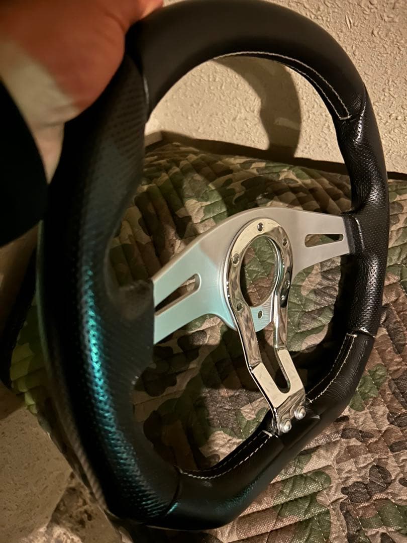 momo ステアリング trek R 350mm ブラック