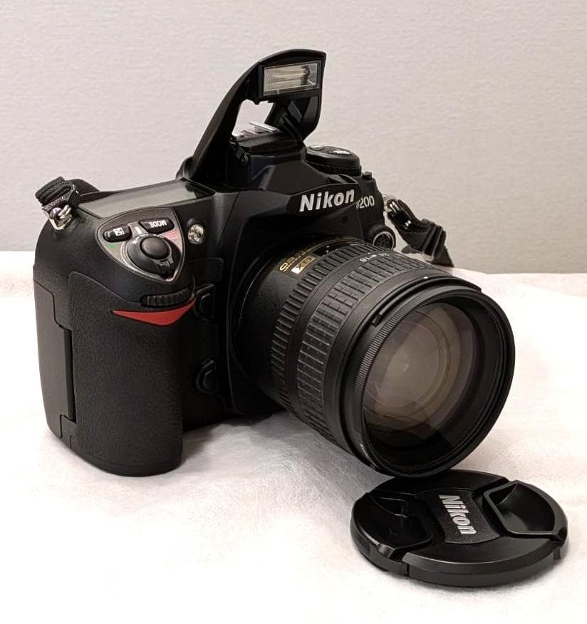 動作品　Nikon ニコン D200 デジタル 一眼レフカメラ レンズ付き