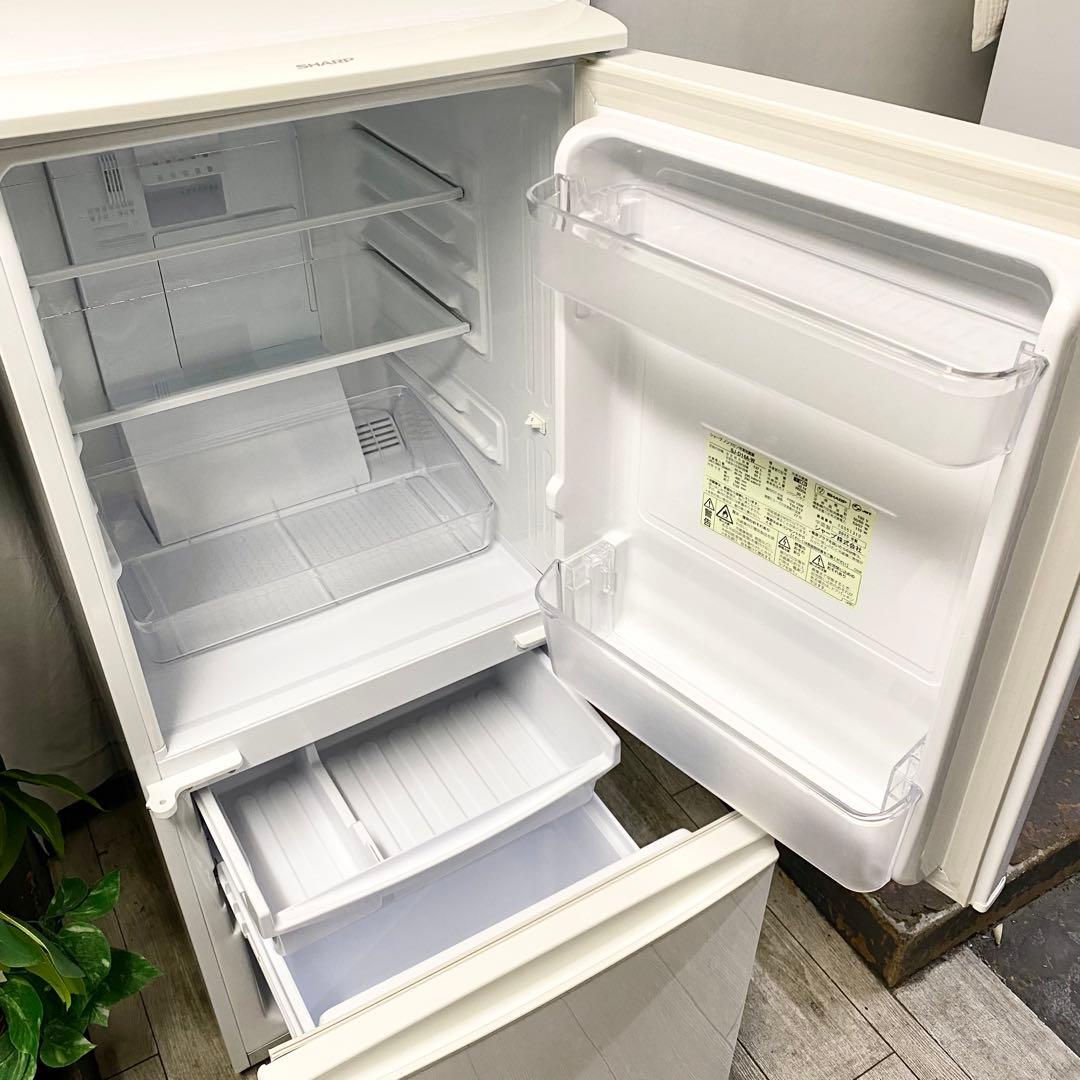 どっちも付け替えドアだから引越しにも連れて行ける♪2ドア冷凍冷蔵庫137L