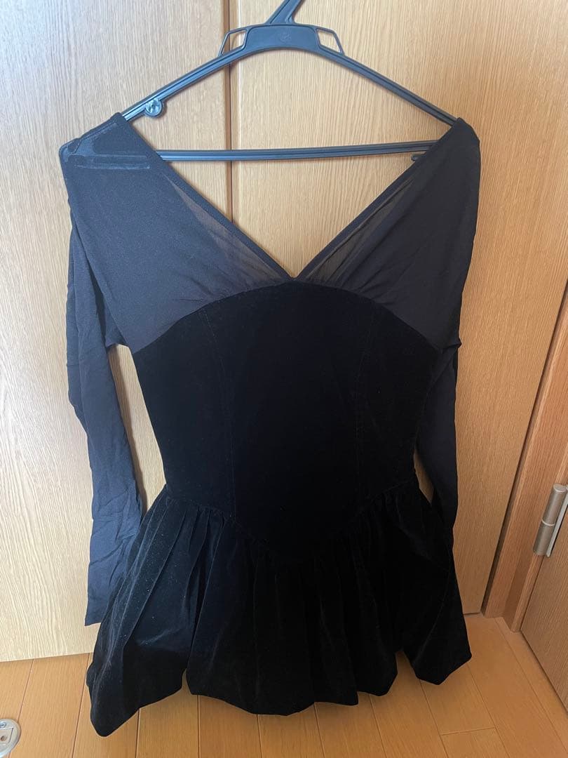 polaura ポローラ　ベロアビスチェバルーントップス　ブラック