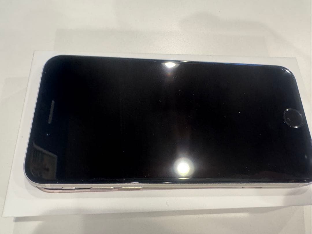 Apple iPhone SE (第3世代) Starlight64G 本体