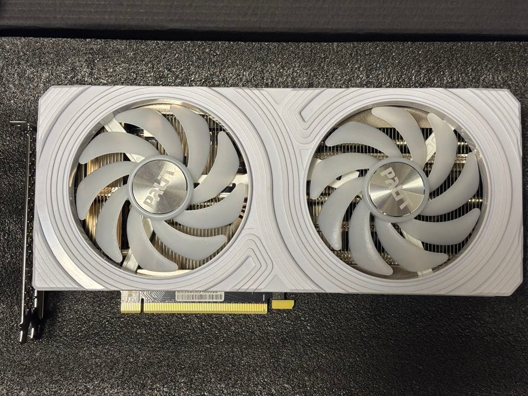 Palit GeForce RTX 4060 Ti 8GB ホワイト