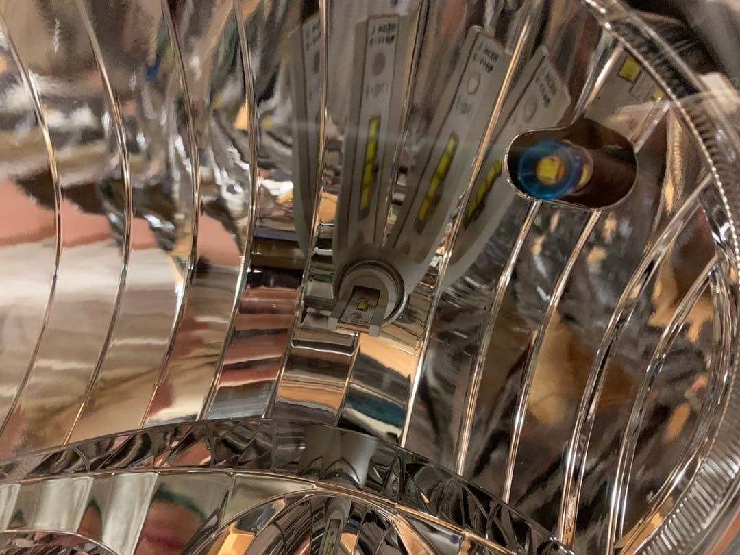 ハイエース　純正ヘッドライト