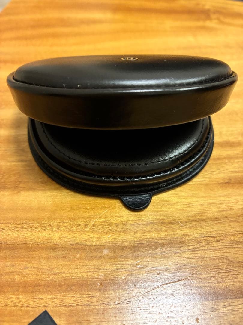 未使用 カルティエ 小銭入れ パシャ ブラック 黒 馬蹄型 2Cロゴ金具 レザー