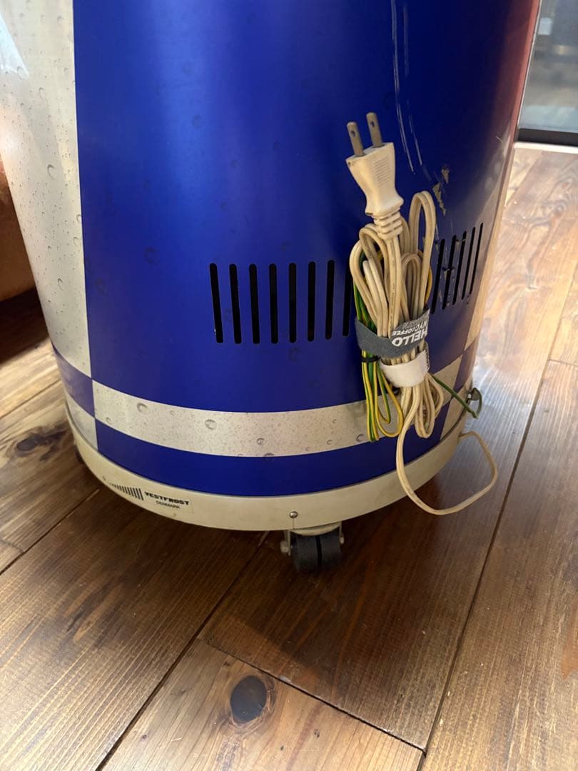 コ*ー様 値下げ‼️非売品 希少Red Bull 缶型 冷蔵庫キャスター付き