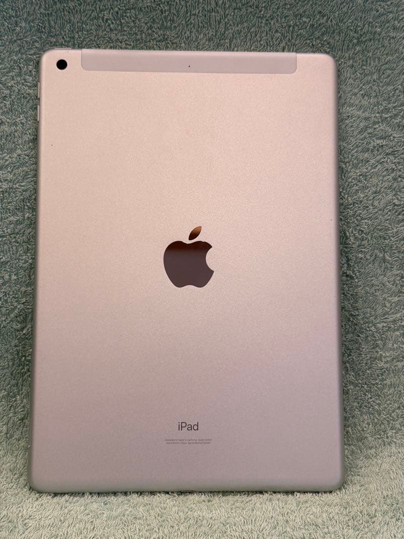 Apple iPad Wi-Fiモデル(第8世代) スタンドケース付き