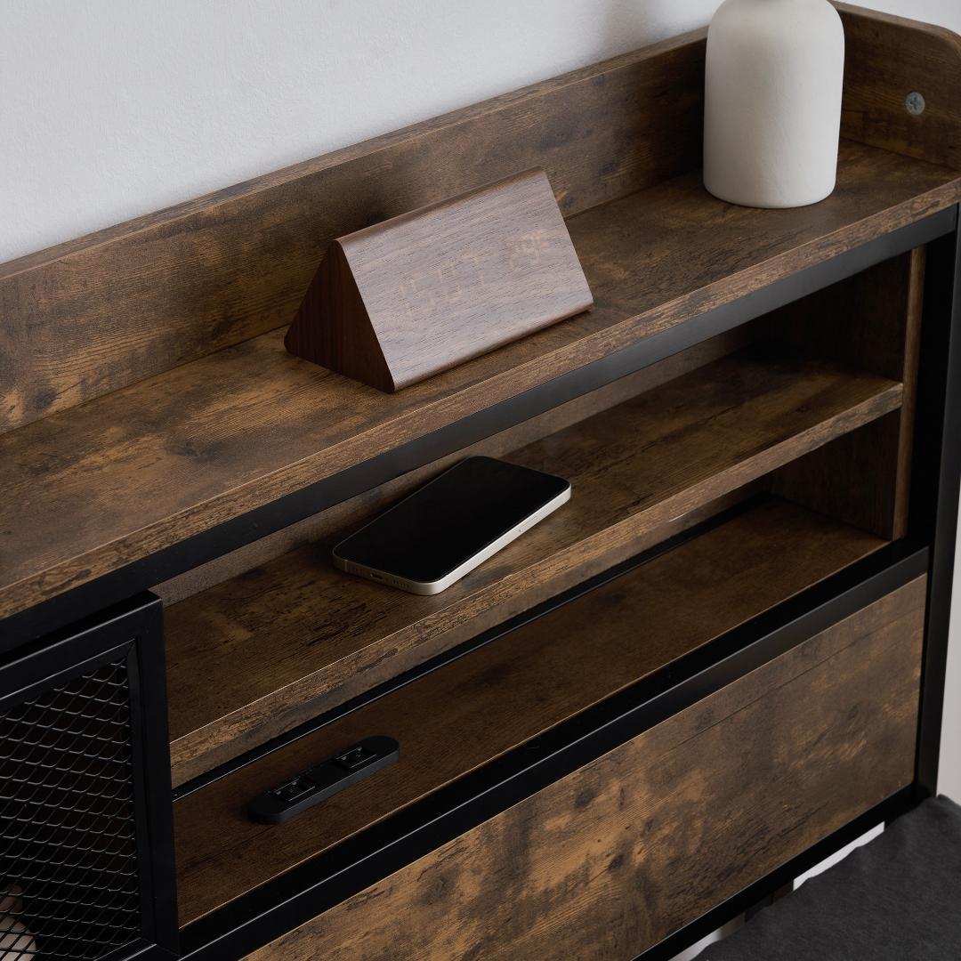 在庫一掃！D・ダブル　高級ベッドフレーム・コンセント付き（赤字価格）