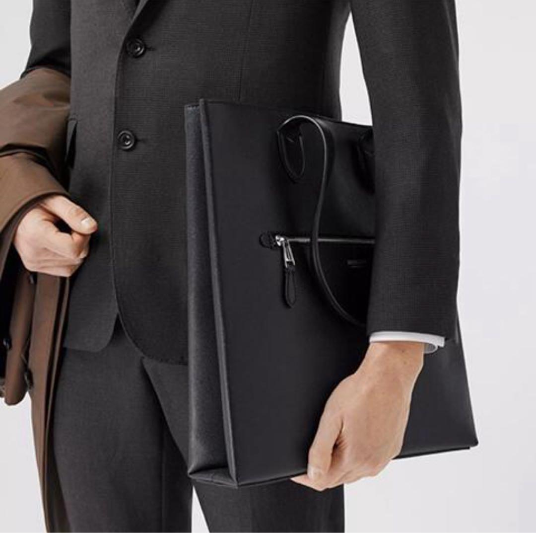 バーバリー　ミディアムグレイニーレザー　トートバッグ