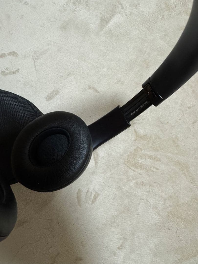 ワイヤレスヘッドホン ブラック 収納ケース付き