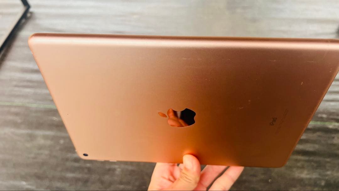 Apple iPad 9.7インチ　32GB Wi-Fi ゴールド