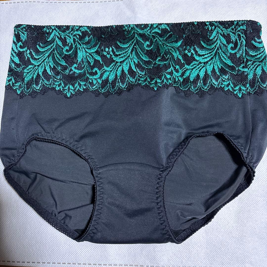 マルコ　マキジェリーク　ブラジャーショーツセット ブラック×グリーン E70 M