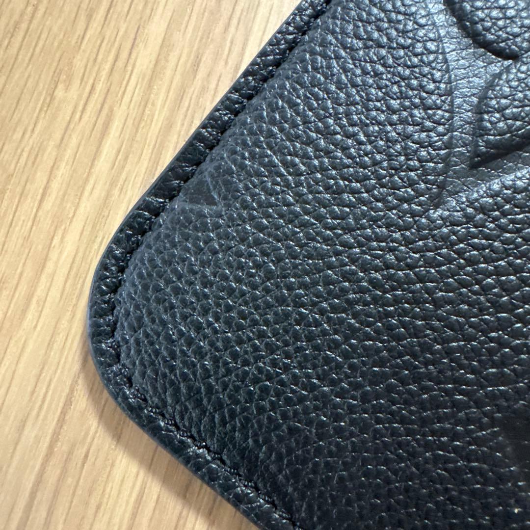 Louis Vuitton ブラック レザーポーチ