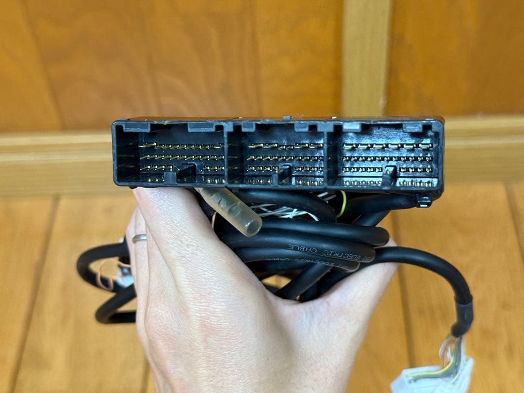 レクサス　LS用　エアサスコントローラー