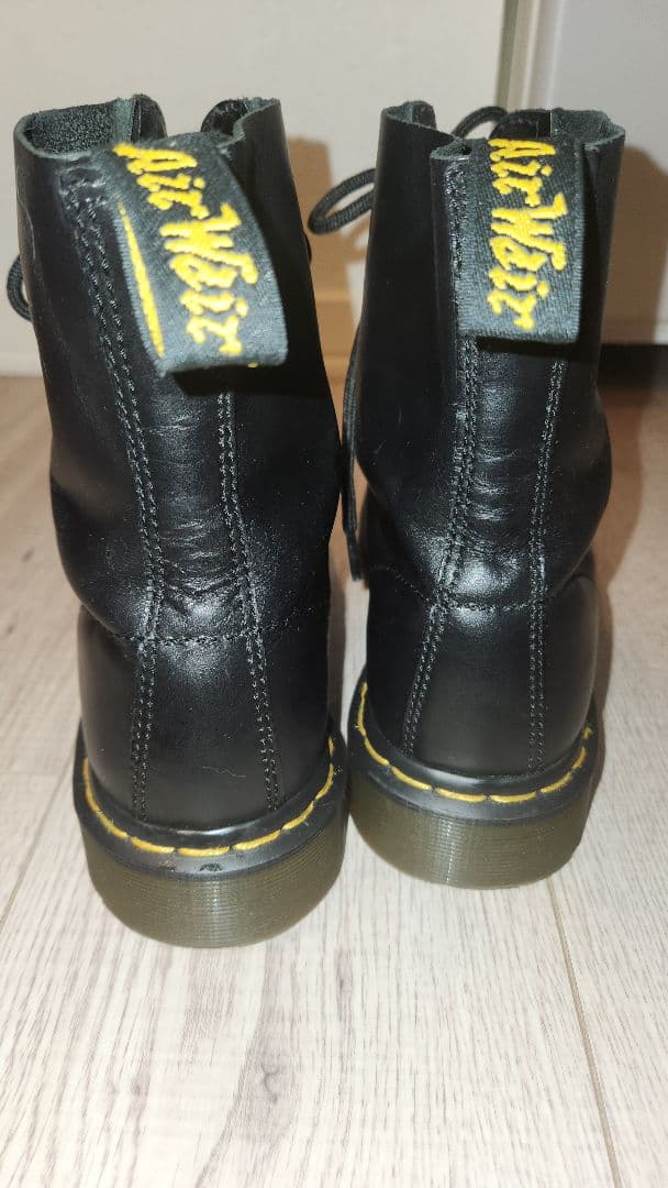 超美品ドクターマーチン 8ホール　エンジニアブーツ本革UK4