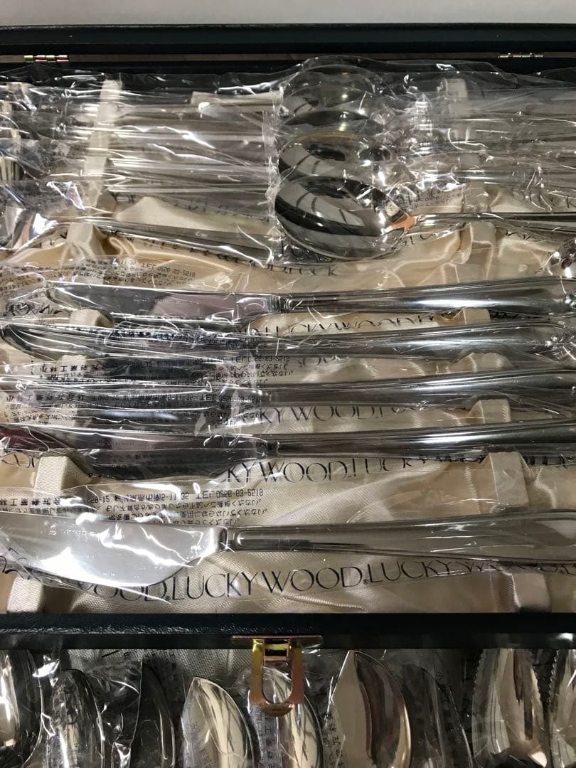 ラッキーウッド　カトラリーセットこーさん❣️