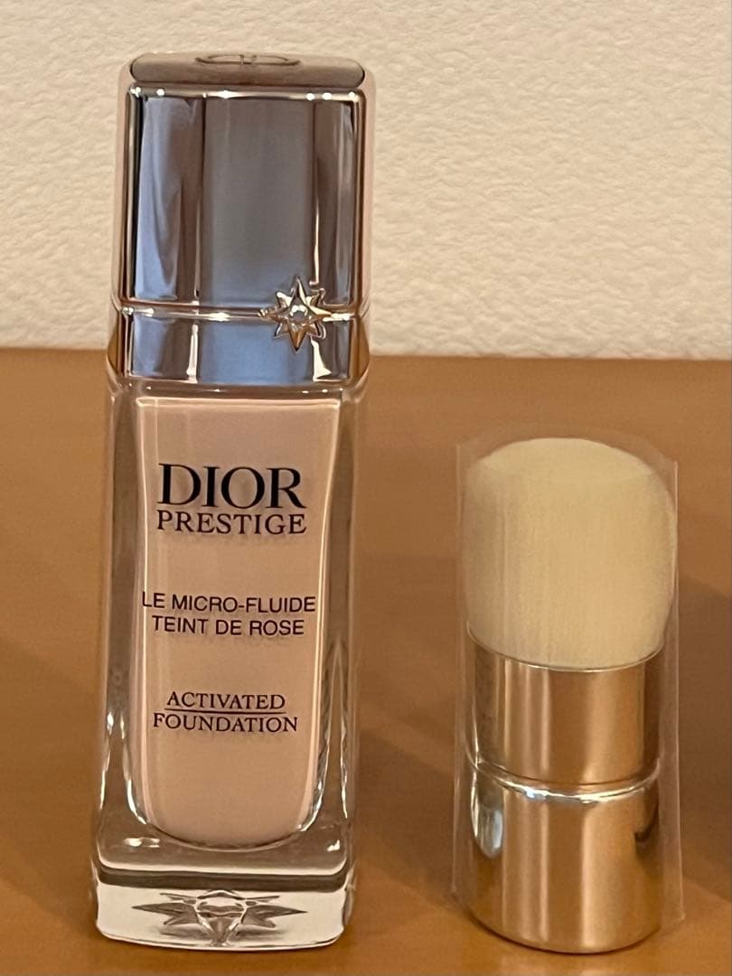 ディオール　プレステージ ル　マイクロフルイドタン0.5N　ショッパー　サンプル