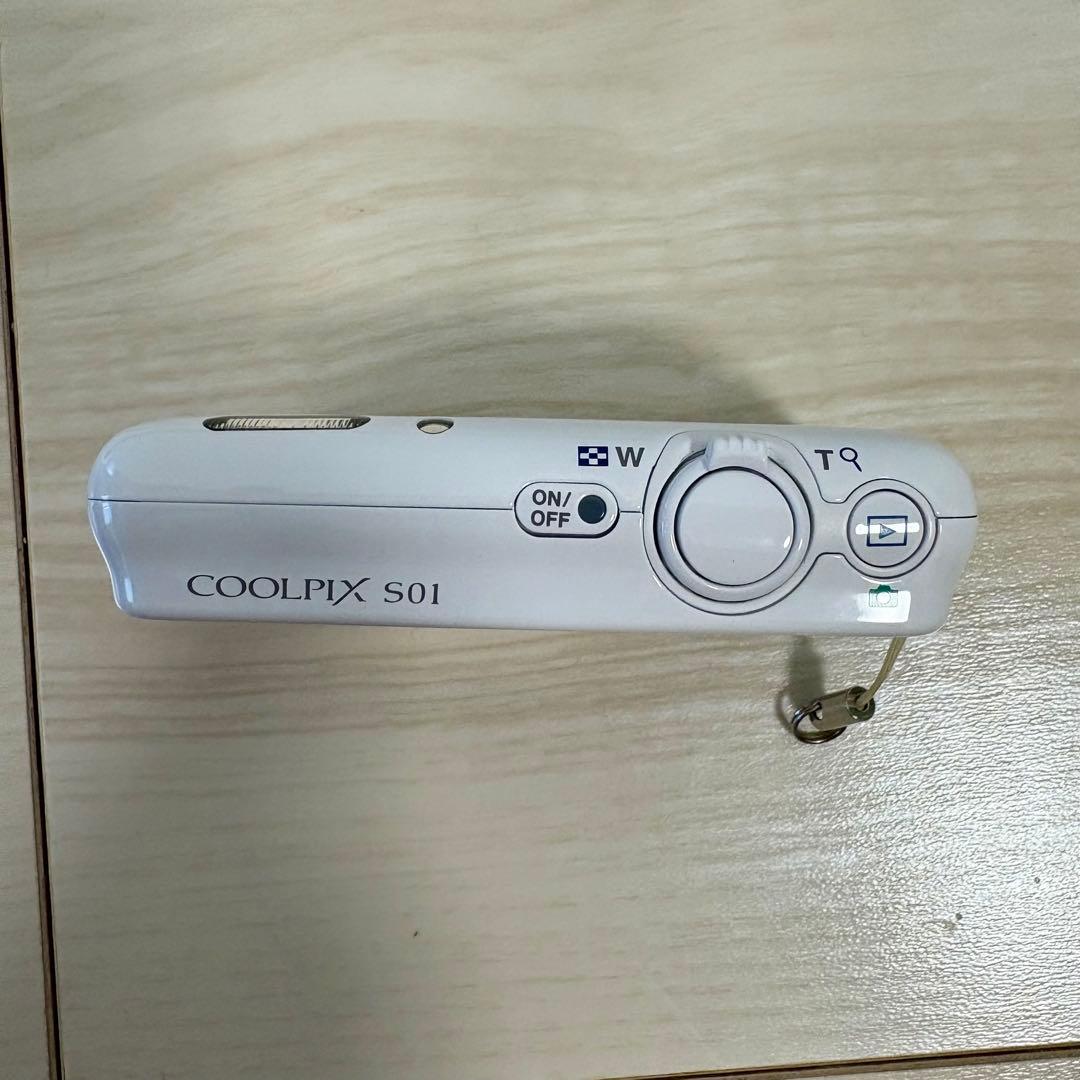 NIKON コンパクトデジタルカメラ COOLPIX S01 ホワイト