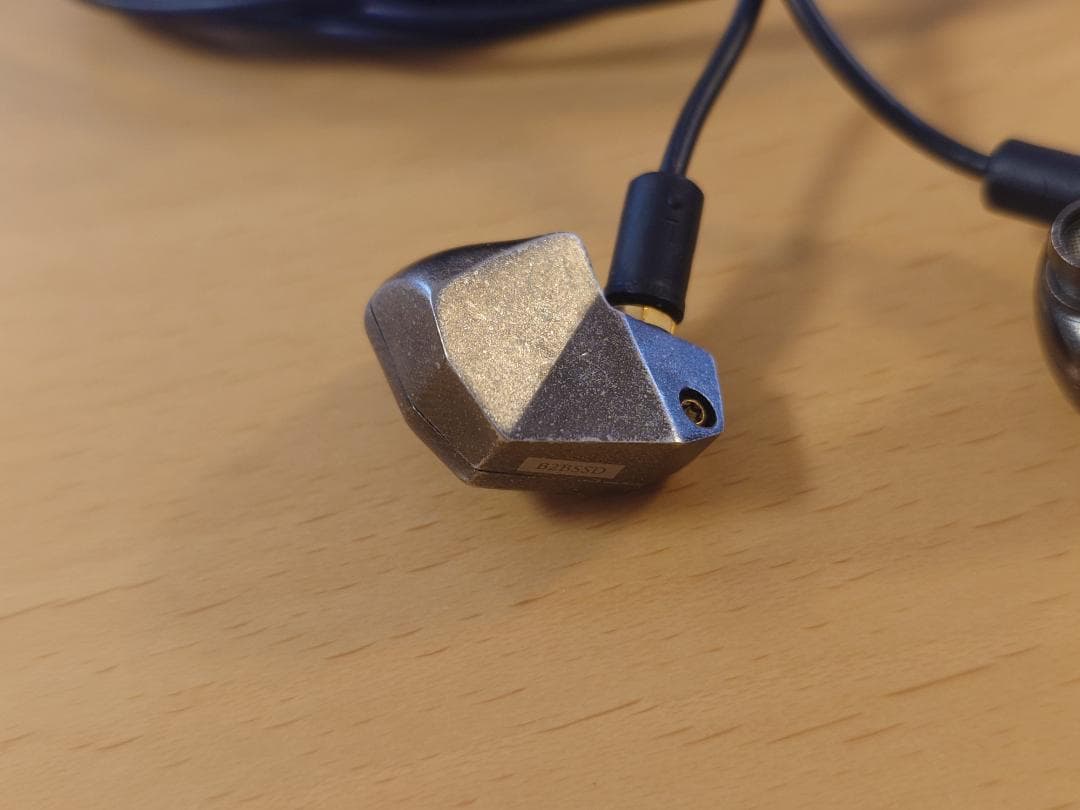 final B2【FI-B2BSSD】(付属品欠品なし)