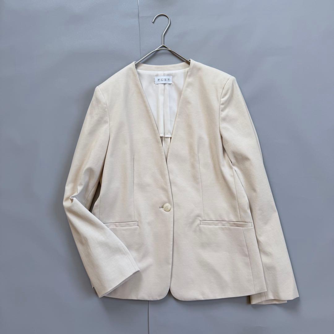 美品　プラステ　パンツスーツ　L ノーカラー　背抜き　ベージュ　セットアップ