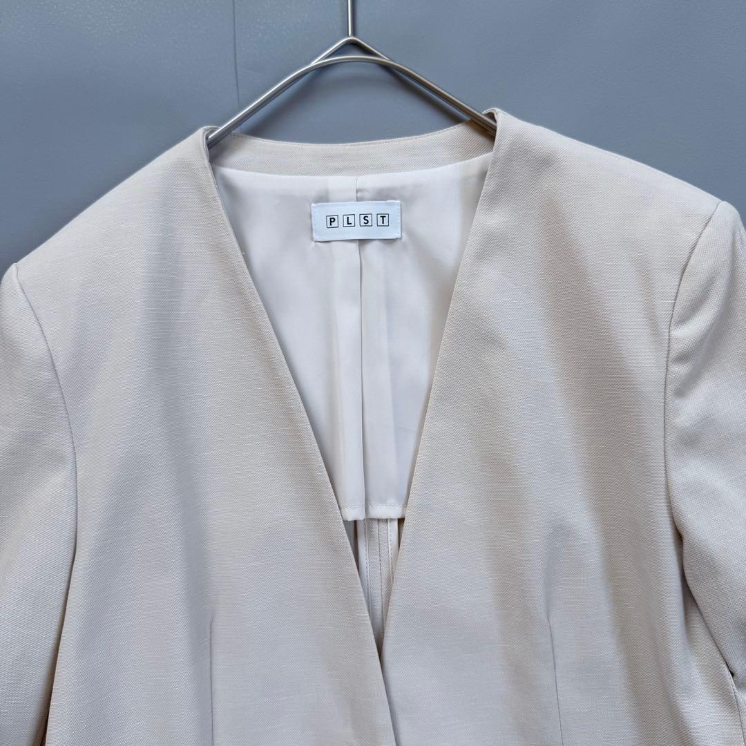 美品　プラステ　パンツスーツ　L ノーカラー　背抜き　ベージュ　セットアップ