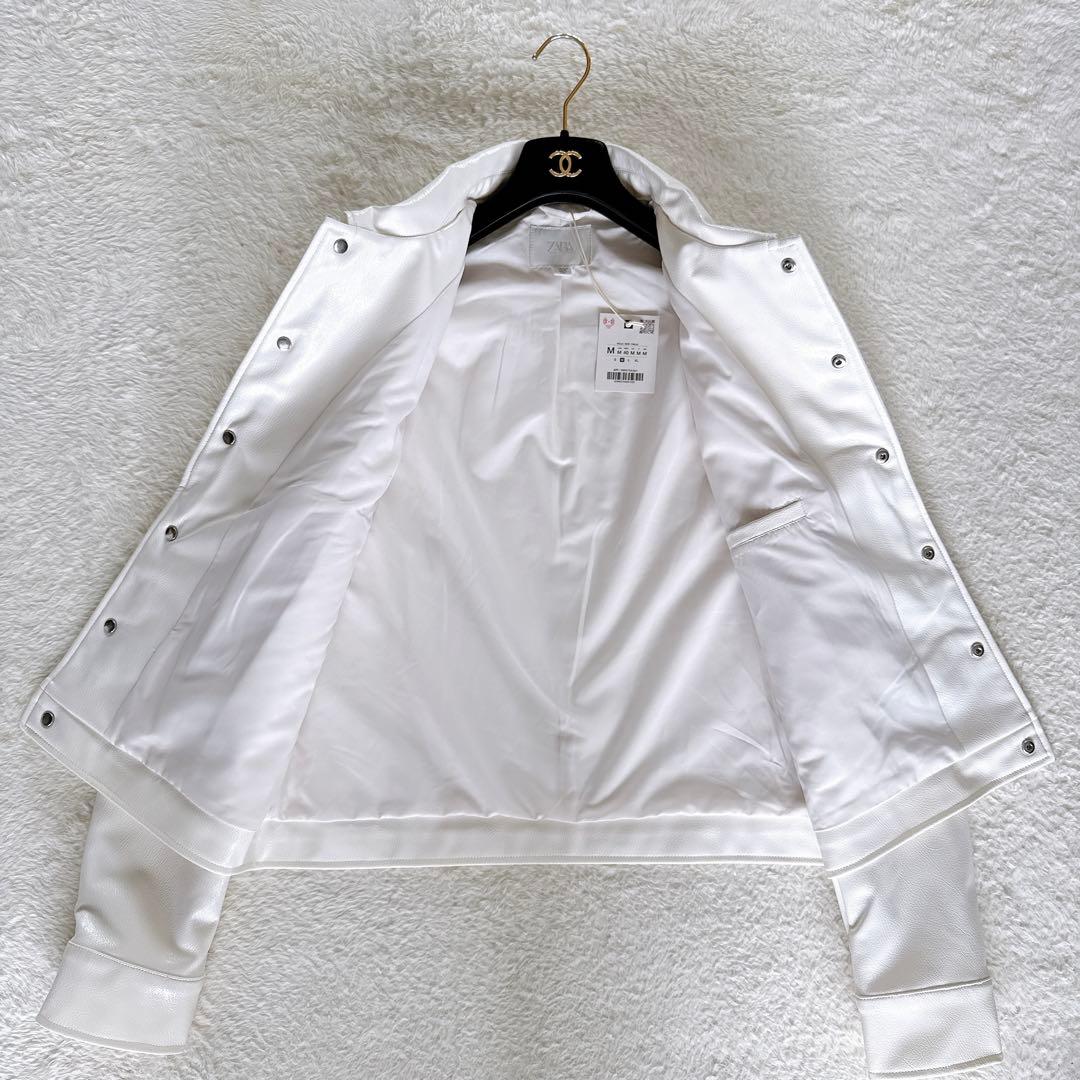 新品タグ付き✨【ZARA】光沢フェイクレザージャケット オフホワイト Mサイズ