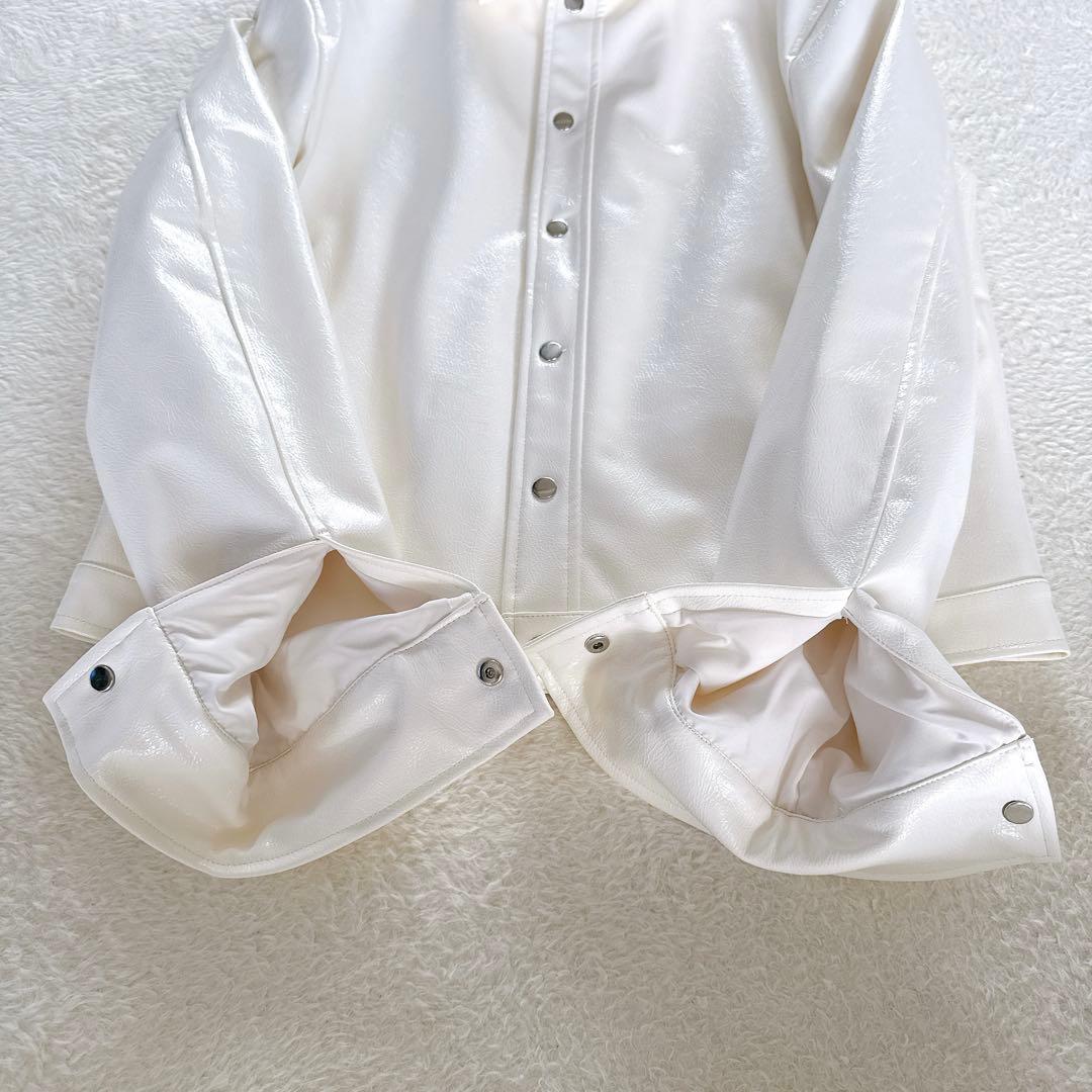 新品タグ付き✨【ZARA】光沢フェイクレザージャケット オフホワイト Mサイズ