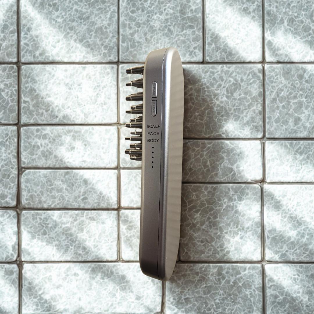 【美品】サロニア EMS リフトブラシ SALONIA 美顔器 頭皮ケア 全身用