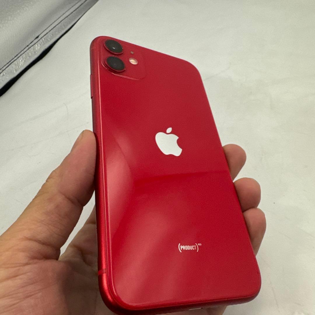 ②Apple iPhone 11 (赤色) 本体