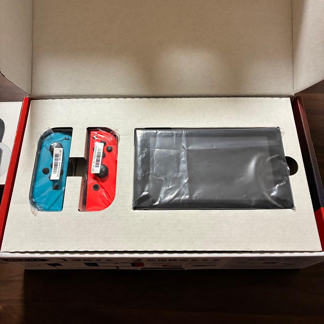 Nintendo Switch 本体 キャリングケース、128GBのSDカード付