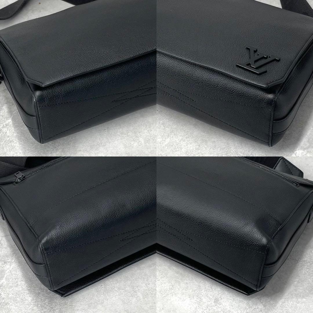 【極美品】ルイヴィトン アエログラム テイクオフメッセンジャー トリヨン 黒