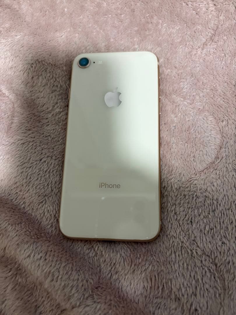 【中古美品】Apple iPhone8 64GB