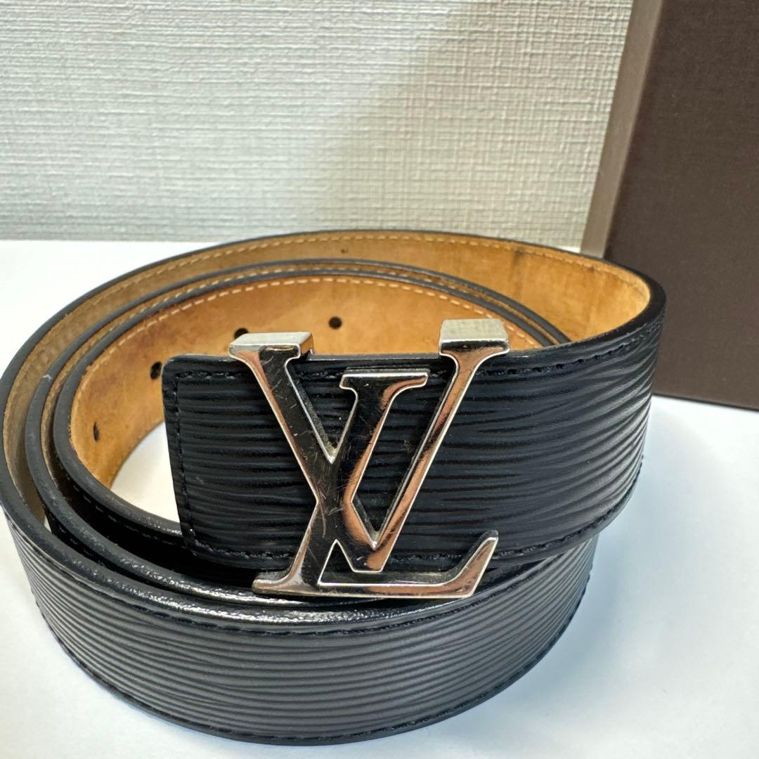 Louis Vuitton エピ サンチュール イニシャルベルト　95/38