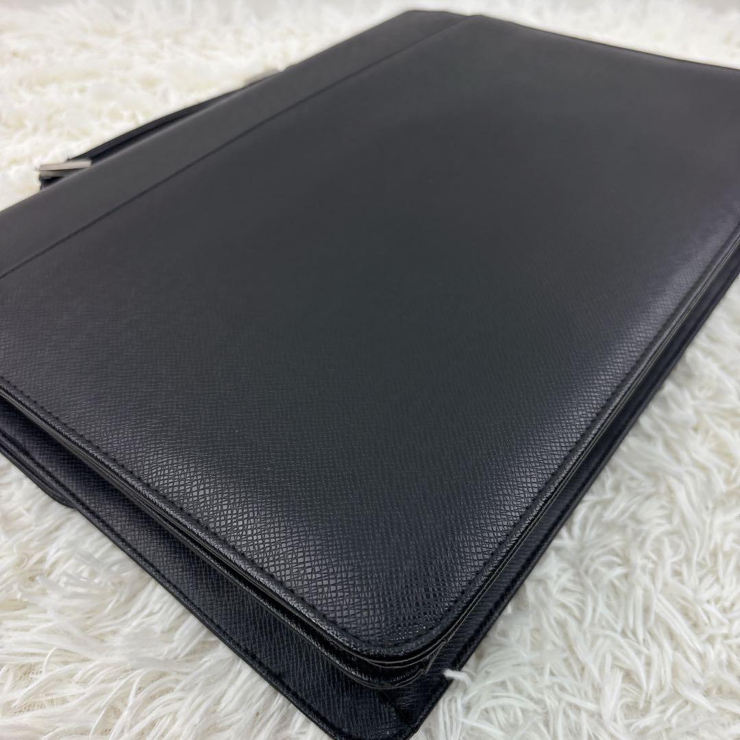 YSLイヴサンローラン ブリーフケース 黒 鍵付き フラップ オールレザー
