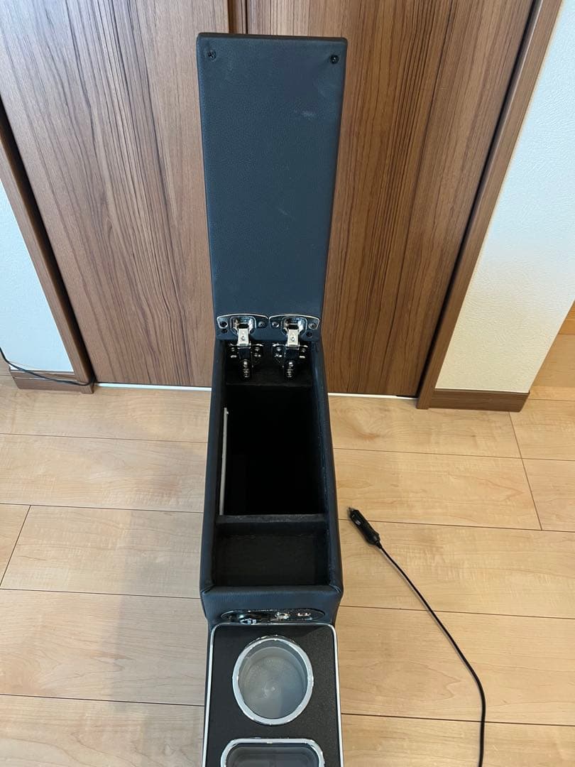 シエンタ　アームレストコンソールボックス　１７０系　ヴォクシーなどにも