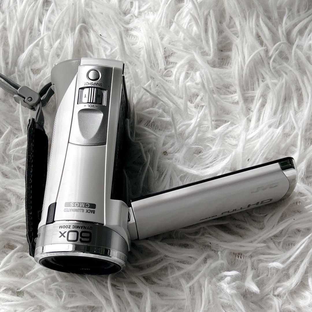 【美品】JVC FULL HD ビデオカメラ　GZ-E780-W バッテリー2個