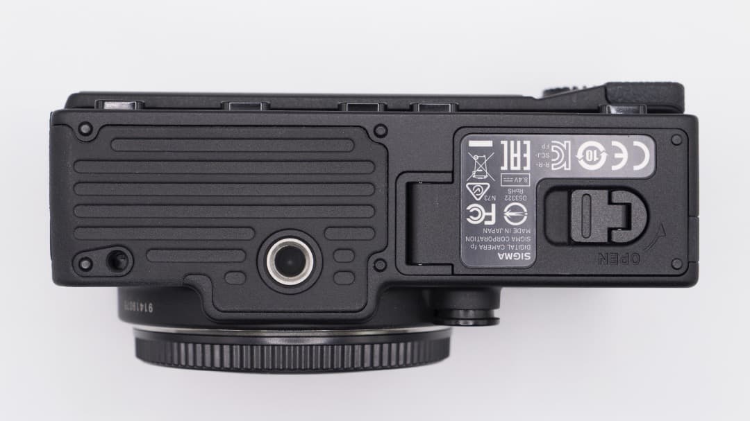 SIGMA fp 45mm F2.8 DG DN KIT＋予備バッテリー3個ほか