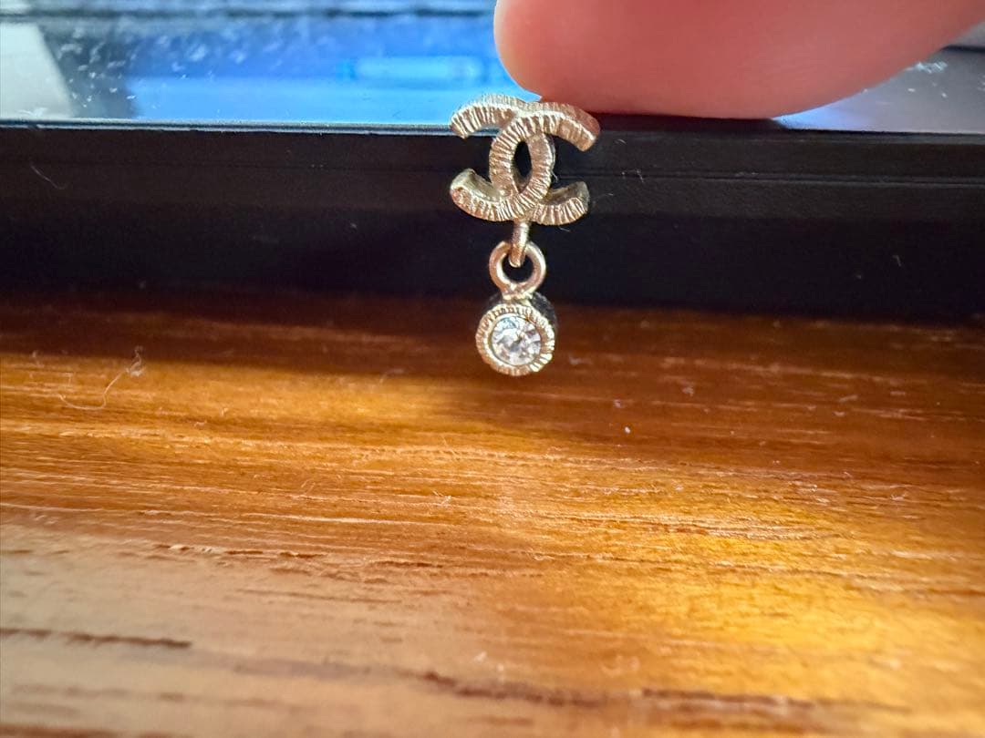 CHANEL ロゴデザイン ピアス(片耳用)