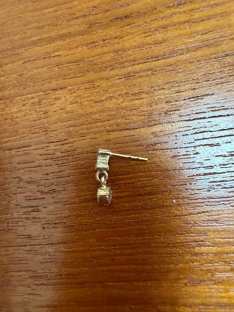 CHANEL ロゴデザイン ピアス(片耳用)