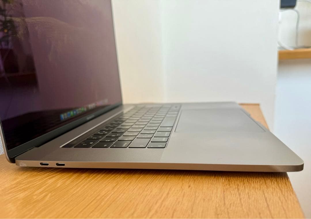 MacBook Pro 15インチ 2018 Core i9/32GB/1TB