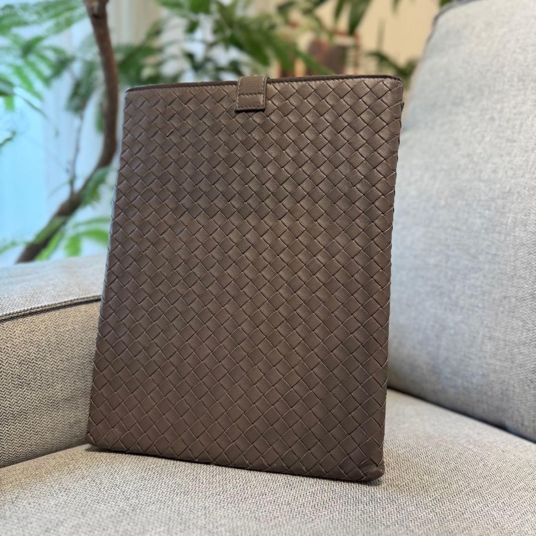 ボッテガ ヴェネタ イントレチャート iPad タブレットケース ブラウン