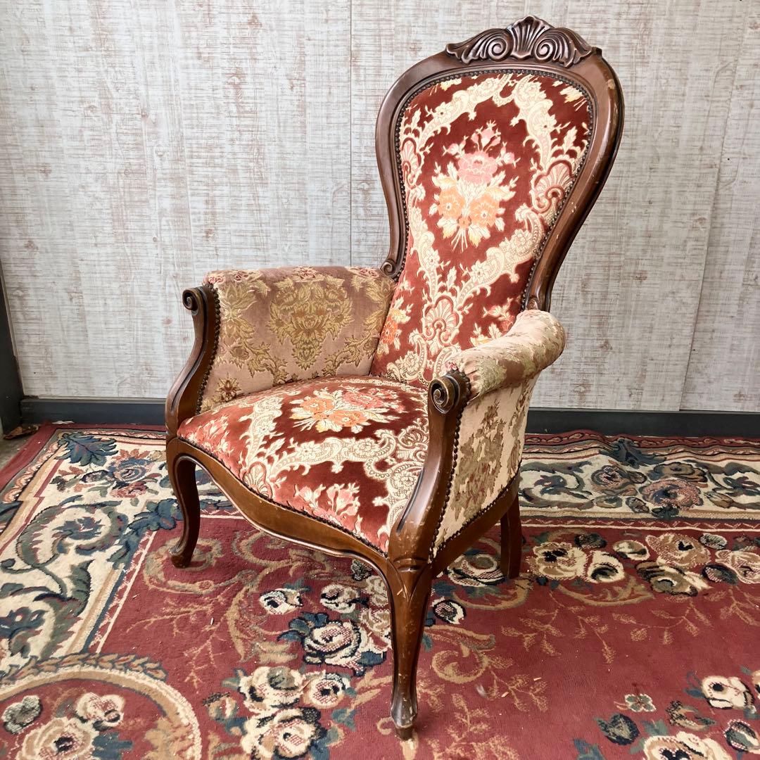 ②アンティーク ロココ様式 木製花柄アームチェア 一人掛けソファー リベット打ち