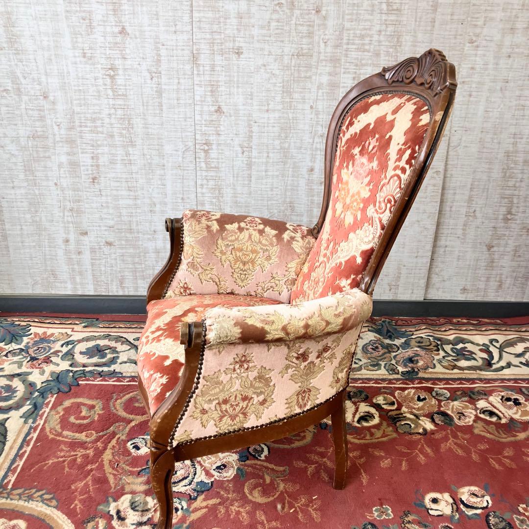②アンティーク ロココ様式 木製花柄アームチェア 一人掛けソファー リベット打ち