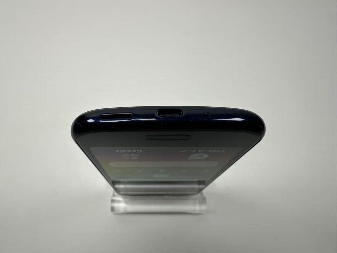 美品 NTT docomo らくらくスマートフォン F-52B ネイビー