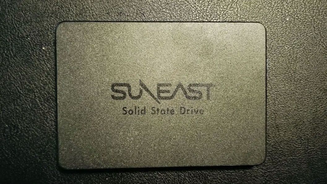 美品SUN EAST SE900 2TB 2.5インチSSD